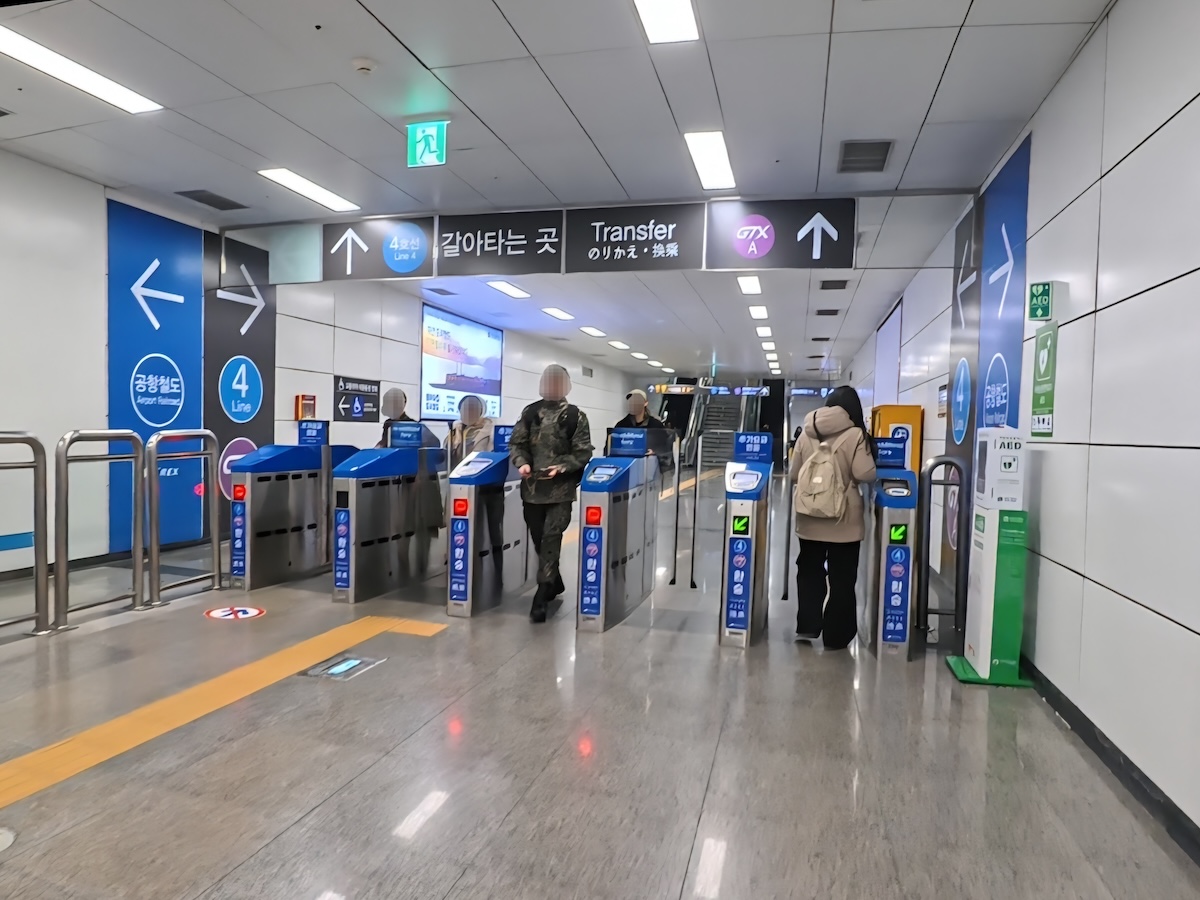 ソウル駅 4号線改札 筆者撮影(ふみろん)